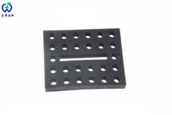 復(fù)合海綿在汽車坐墊上的密度是多少？