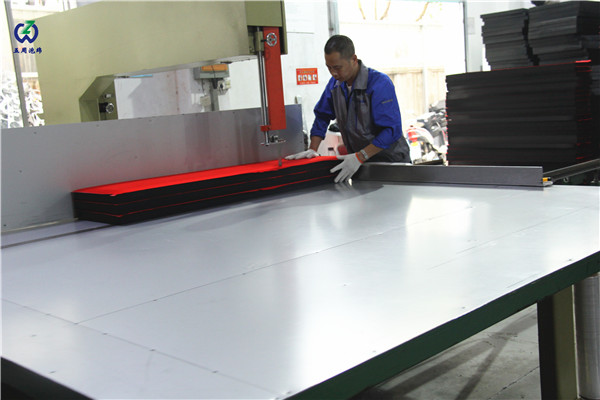 五周泡綿|被EVA內襯承包的“五金小掛件” 五周泡綿|被EVA內襯承包的“五金小掛件”