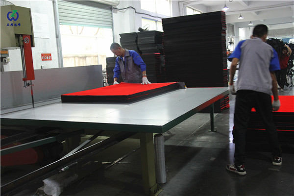 五周泡綿|異形海綿內(nèi)襯定制 沖壓粘合排廢一條龍服務 五周泡綿|異形海綿內(nèi)襯定制 沖壓粘合排廢一條龍服務