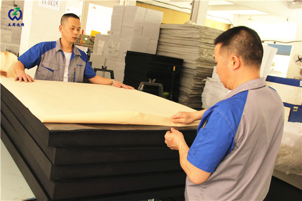 五周泡綿|反復打樣確認，只為“精益求精”