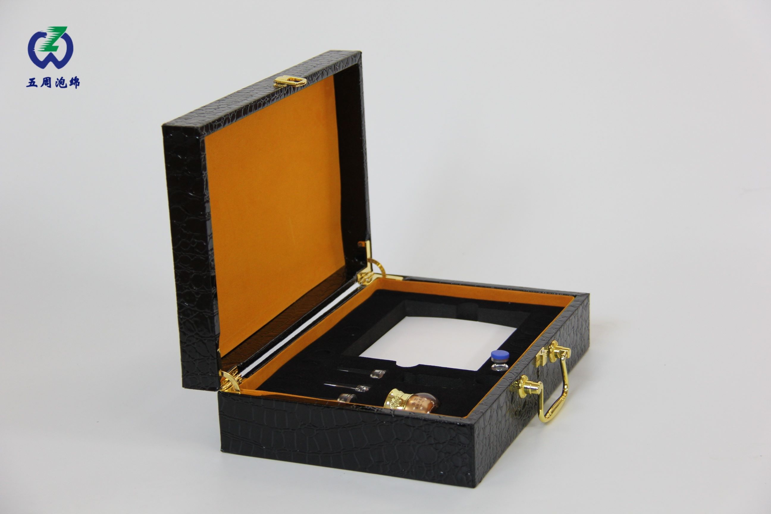 從模具設(shè)計(jì)到量產(chǎn)落地：EVA泡棉內(nèi)襯定制化服務(wù)的終極指南